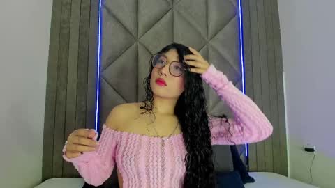 Snapshot of briaconner_ chatting on February 20, 2:51 am B R I A online show from February 20, 2:51 am