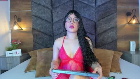 Snapshot of briaconner_ chatting on January 8, 2:57 am B R I A online show from January 8, 2:57 am