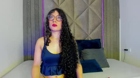 Snapshot of briaconner_ chatting on January 21, 2:33 am B R I A online show from January 21, 2:33 am