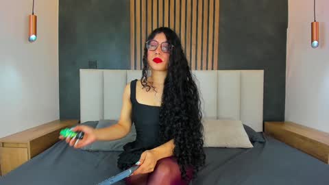 Snapshot of briaconner_ chatting on December 16, 2:47 am B R I A online show from December 16, 2:47 am