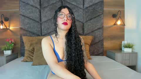 Snapshot of briaconner_ chatting on December 24, 3:05 am B R I A online show from December 24, 3:05 am