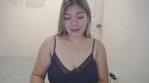 Snapshot of briana_lovexx chatting on February 6, 12:33 am Briana online show from February 6, 12:33 am