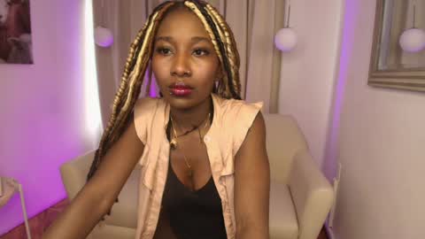 brianna_styles online show from May 27, 12:13 pm