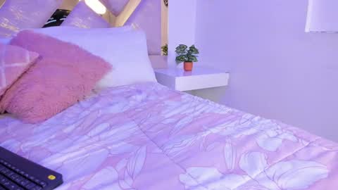 Snapshot of briannahill_ chatting on October 8, 11:47 am Brianna online show from October 8, 11:47 am