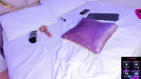 Snapshot of briannahill_ chatting on September 29, 2:33 pm Brianna online show from September 29, 2:33 pm