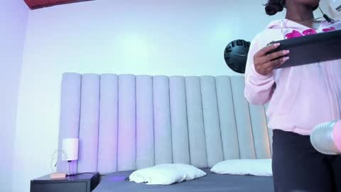 Snapshot of briannajackson_ chatting on December 23, 11:14 am brianna online show from December 23, 11:14 am