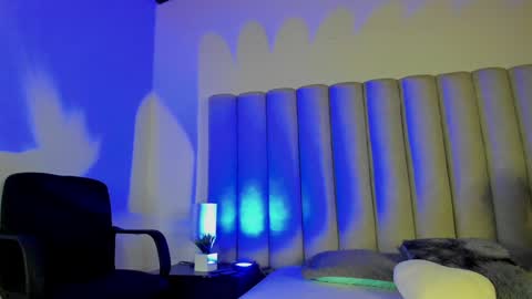 Snapshot of briannajackson_ chatting on February 7, 10:50 am brianna online show from February 7, 10:50 am