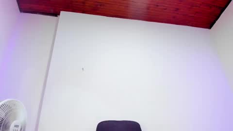 Snapshot of briannajackson_ chatting on February 21, 11:33 am brianna online show from February 21, 11:33 am