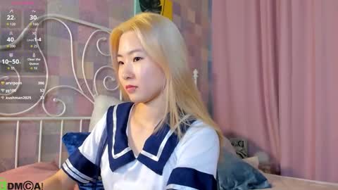 Snapshot of bridgetbottrel chatting on September 18, 8:24 am Bridget online show from September 18, 8:24 am