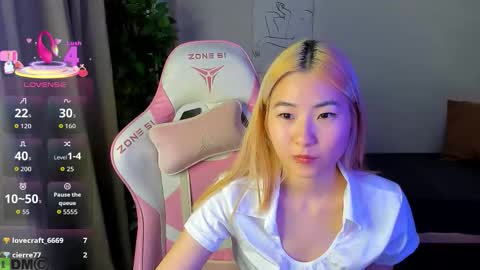 Snapshot of bridgetbottrel chatting on October 9, 7:56 am Bridget online show from October 9, 7:56 am