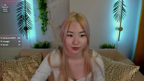 Snapshot of bridgetbottrel chatting on September 17, 8:23 am Bridget online show from September 17, 8:23 am