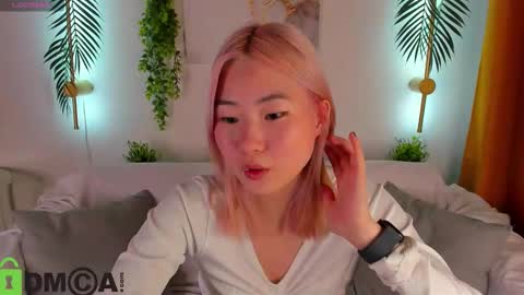 Snapshot of bridgetbottrel chatting on October 20, 9:12 am Bridget online show from October 20, 9:12 am