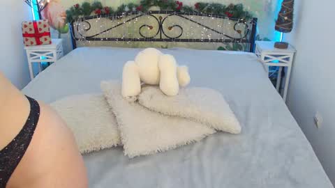 bridgetfoxxy online show from December 21, 7:13 am