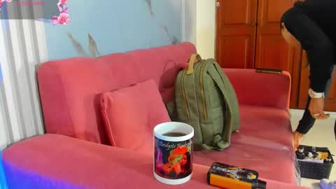 Snapshot of bridgetrodriguez chatting on October 15, 12:19 pm online show from October 15, 12:19 pm