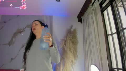 Snapshot of bridgetrodriguez chatting on October 25, 12:35 pm online show from October 25, 12:35 pm