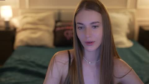 Diamonds Girls online show from December 15, 5:40 pm