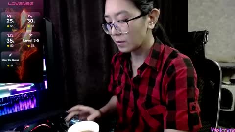 Aisha online show from March 10, 6:05 am