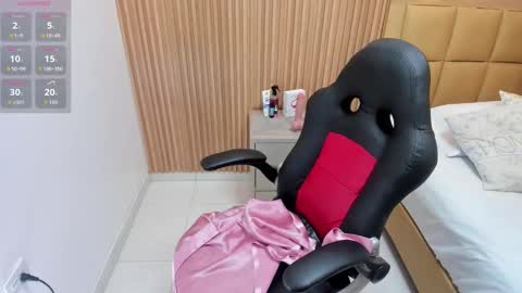          online show from October 17, 12:19 pm