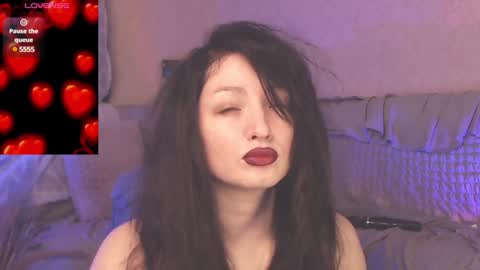 Snapshot of britneybarker chatting on January 28, 2:43 am britneybarker online show from January 28, 2:43 am
