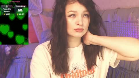 Snapshot of britneybarker chatting on December 22, 2:17 am britneybarker online show from December 22, 2:17 am