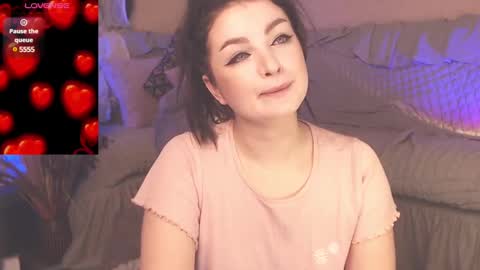 Snapshot of britneybarker chatting on February 14, 2:07 am britneybarker online show from February 14, 2:07 am