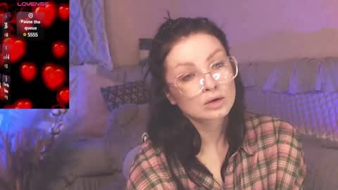 Snapshot of britneybarker chatting on February 15, 2:37 am britneybarker online show from February 15, 2:37 am