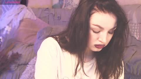 Snapshot of britneybarker chatting on December 12, 2:26 am britneybarker online show from December 12, 2:26 am