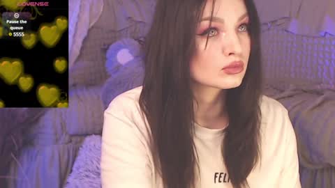 Snapshot of britneybarker chatting on December 28, 3:58 am britneybarker online show from December 28, 3:58 am