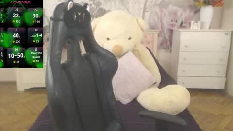 britneybarker online show from March 27, 4:25 am