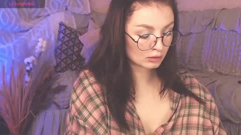 Snapshot of britneybarker chatting on December 14, 1:27 am britneybarker online show from December 14, 1:27 am