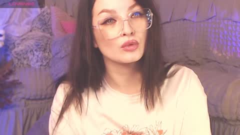 Snapshot of britneybarker chatting on December 20, 2:08 am britneybarker online show from December 20, 2:08 am