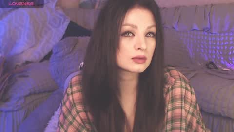 Snapshot of britneybarker chatting on January 15, 12:51 am britneybarker online show from January 15, 12:51 am