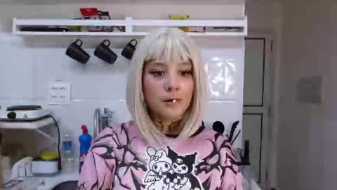 maru miaw   Please help me to reach 100 thumbs up online show from November 2, 2:59 am