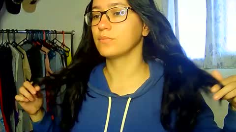 Snapshot of brittanycheekss chatting on December 10, 2:17 pm brittanycheeks1 online show from December 10, 2:17 pm