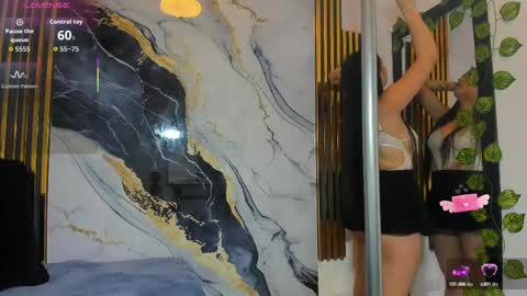 brittanyy20 online show from October 6, 10:43 am