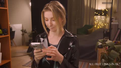 Snapshot of bronnica chatting on December 23, 4:06 pm Anna online show from December 23, 4:06 pm