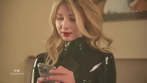 Snapshot of bronnica chatting on February 22, 2:27 pm Anna online show from February 22, 2:27 pm