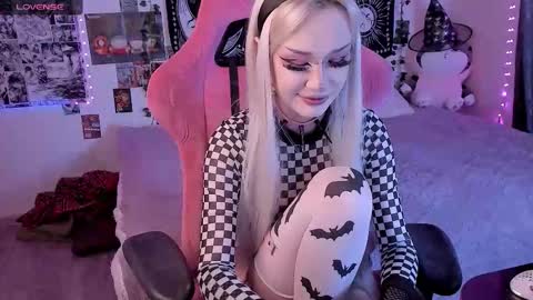 Snapshot of broodmommyy3 chatting on November 2, 9:34 am Martha online show from November 2, 9:34 am