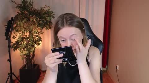 Snapshot of brooke_evans_ chatting on October 15, 9:28 pm Brooke online show from October 15, 9:28 pm