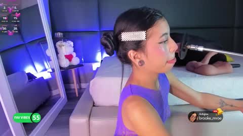 Snapshot of brooke_monroe chatting on October 19, 5:15 pm Brooke online show from October 19, 5:15 pm