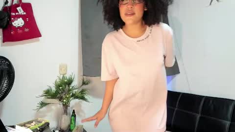 Snapshot of browngirl69 chatting on January 26, 2:03 am miss muller online show from January 26, 2:03 am