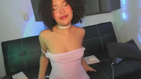 Snapshot of browngirl69 chatting on January 14, 1:58 am miss muller online show from January 14, 1:58 am