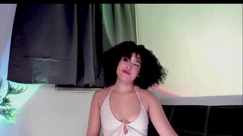 Snapshot of browngirl69 chatting on February 2, 1:02 am miss muller online show from February 2, 1:02 am