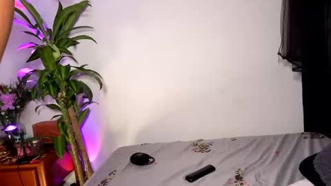 Snapshot of browngirl69 chatting on October 3, 2:16 am miss muller online show from October 3, 2:16 am
