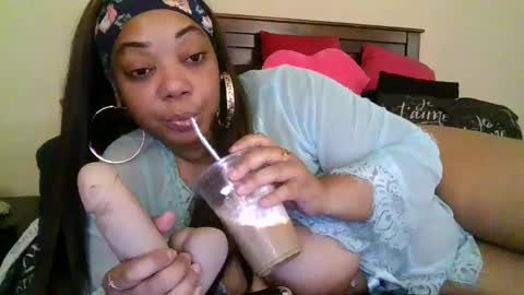 brownroundrenee online show from September 14, 9:40 am