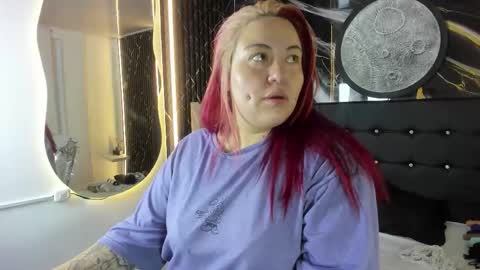 Snapshot of bruja_scarlata chatting on October 9, 10:41 am Bruja SCarlata online show from October 9, 10:41 am