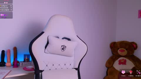 SARAH  online show from October 5, 5:01 am