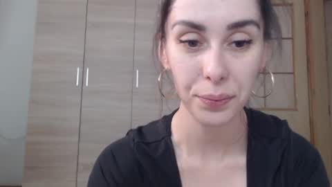 Ellis online show from December 25, 8:18 am