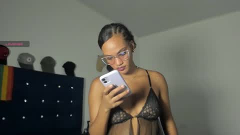 brunettjhelen online show from November 8, 3:55 am