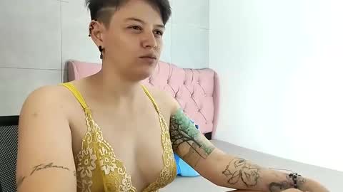 Snapshot of bug2025 chatting on September 19, 4:11 am bug2025 online show from September 19, 4:11 am